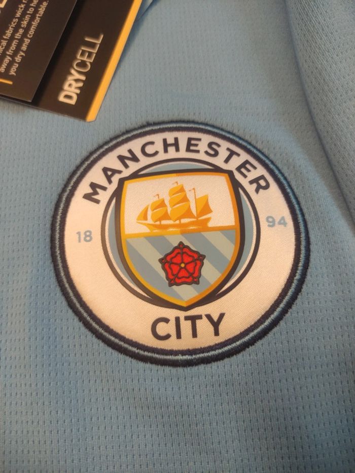 Maillot de foot Manchester City, Puma Authentique Officiel taille enfant 13/14 ans, Neuf - photo numéro 4