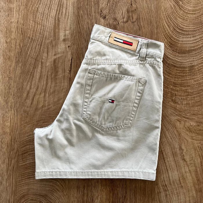 Short court beige Tommy Hilfiger pour femme, taille 4 (36 taille française) - photo numéro 2