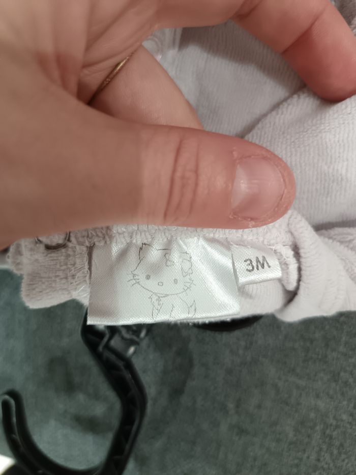 Pyjama 3 mois hello Kitty - photo numéro 3