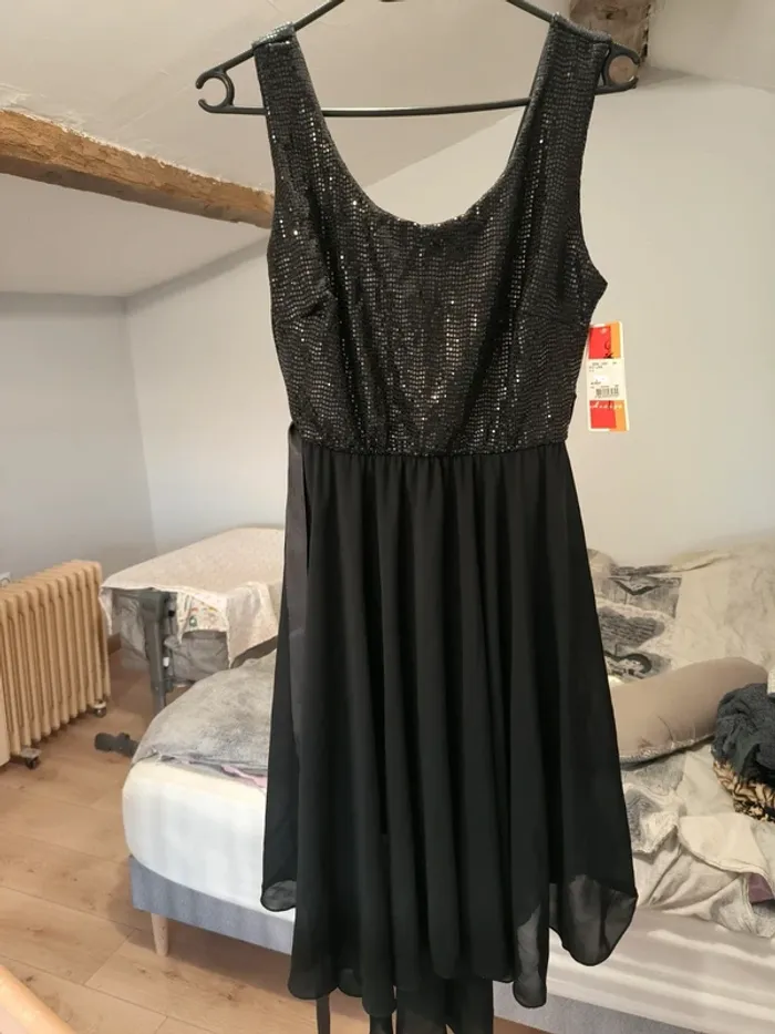 Robe soirée haut à paillettes