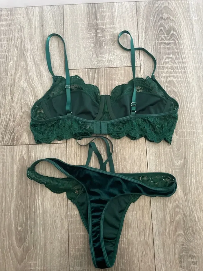 Ensemble lingerie - photo numéro 4