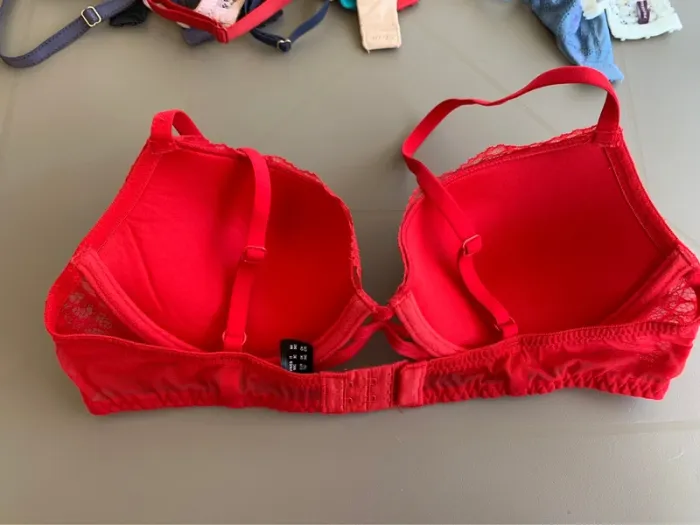 Soutien-gorge Undiz rouge 90C neuf - photo numéro 3