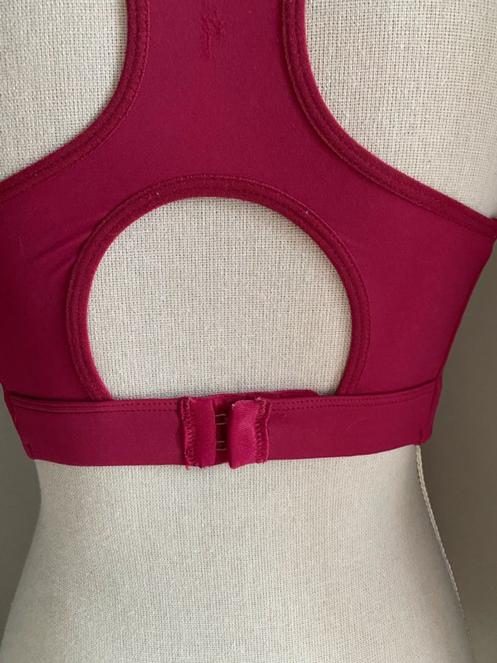 Brassière de sport ou Haut de maillot de bain - photo numéro 4