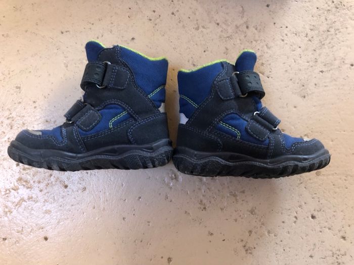 Lot Combinaison de ski + bottes de neige - photo numéro 2