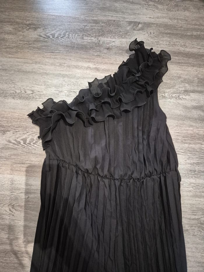Combinaison pantalon plissé asymétrique avec volants - photo numéro 2
