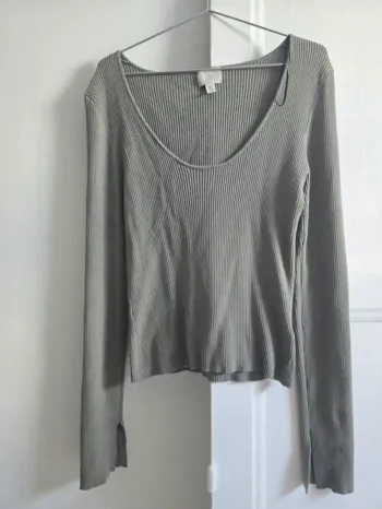 T-shirt manche longue taille M de la marque h&m Bon état