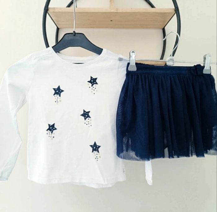 5 ans ensemble Okaïdi teeshirt et jupe