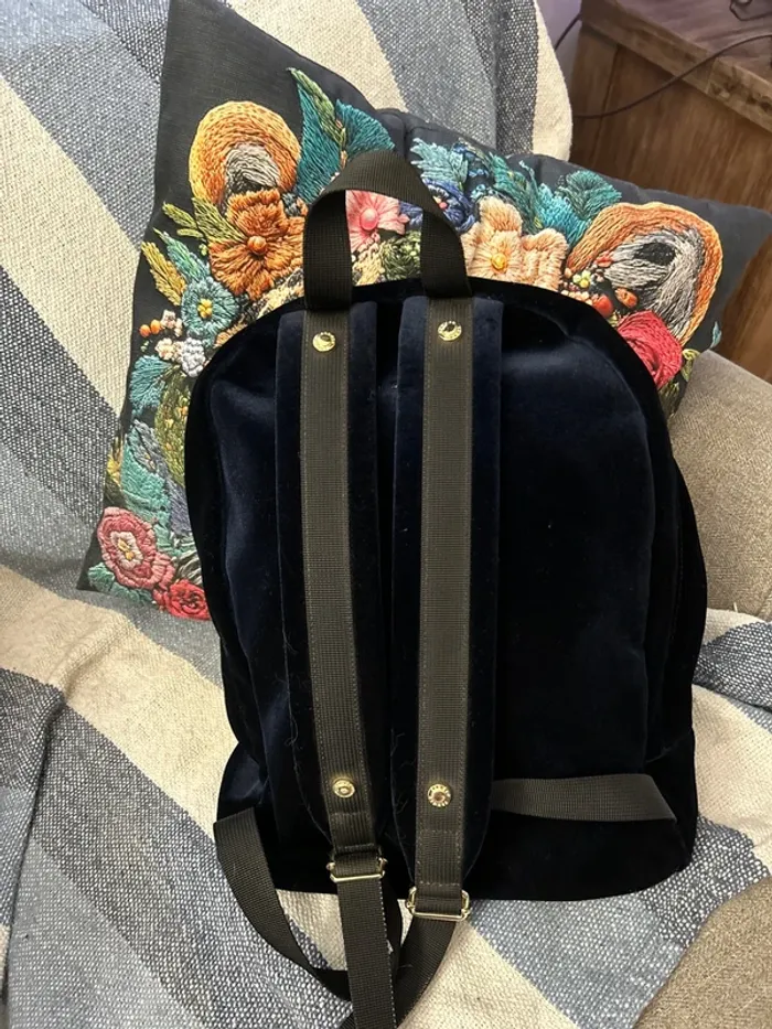 Magnifique sac a dos en velours Sandro noir bleu nuit - photo numéro 2