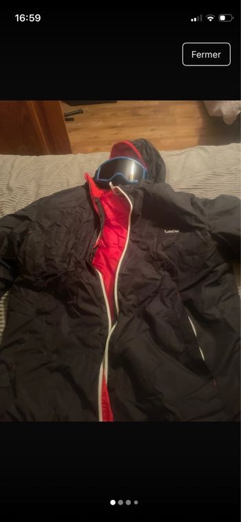 Sac de ski avec pantalon, veste lunettes gants 