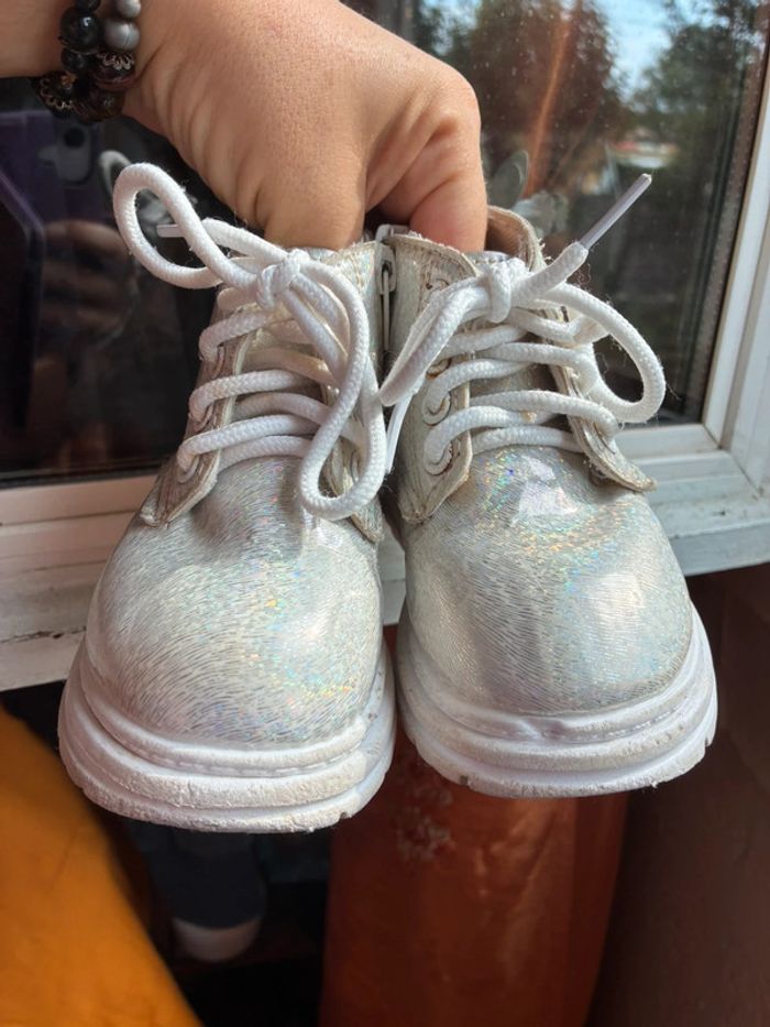 Bottes blanches à paillettes multicolores, taille 22, sans marque. - photo numéro 8