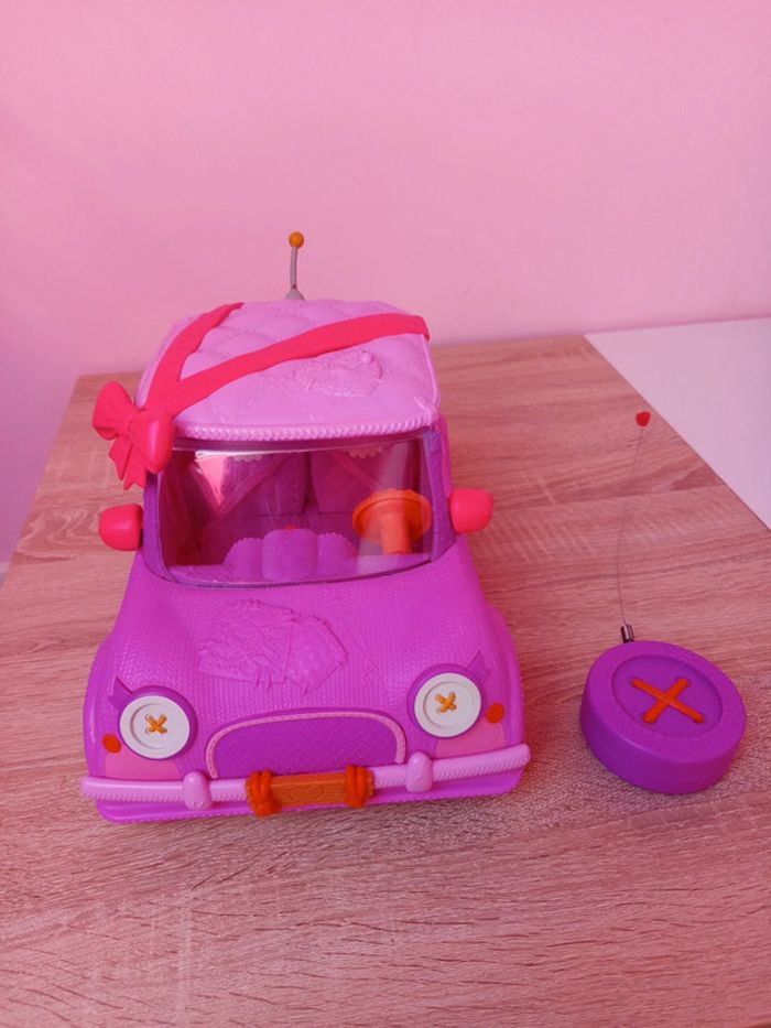 Voiture télécommandée