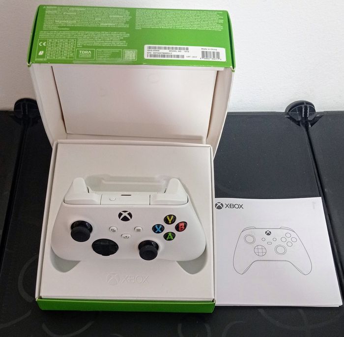 😍 manette Xbox séries/one/pc robot white en boite - photo numéro 8