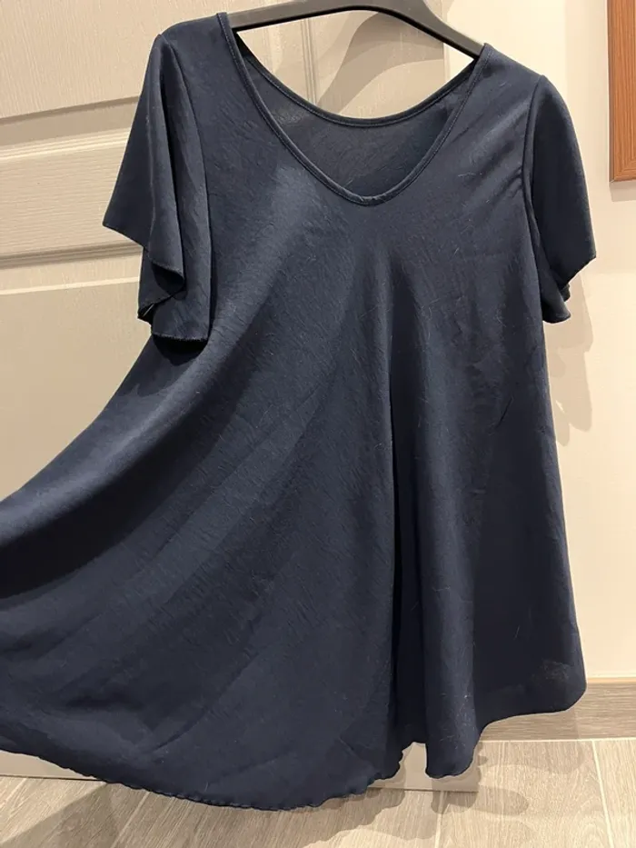 T shirt col V - photo numéro 2