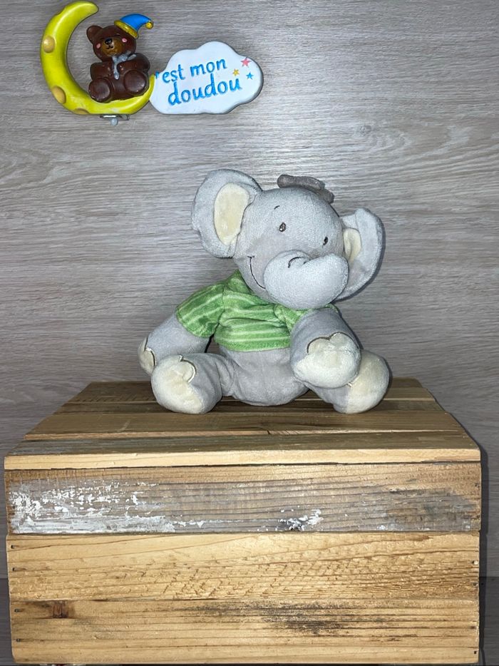 DIV356 doudou éléphant 🐘 Titoutam