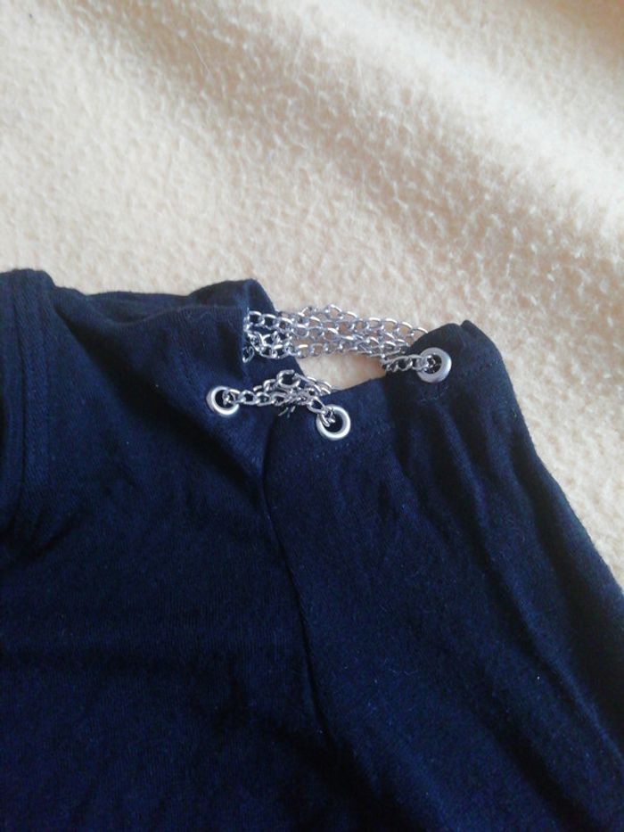 Tee-shirt strass épaules dénudées - photo numéro 2