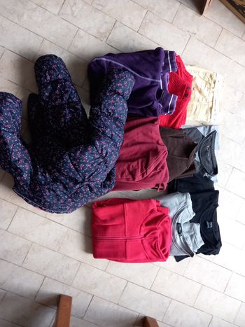 Lot vêtements divers (14 ans)