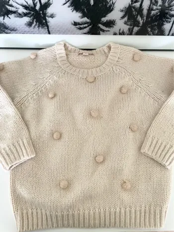 Pull Louise Misha pompons 4 ans