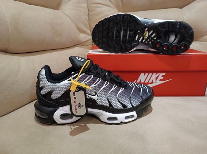 Nike tn noir gris blanc enfant 34 - photo numéro 5