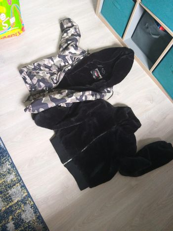 2 vestes xs, 7€ l un