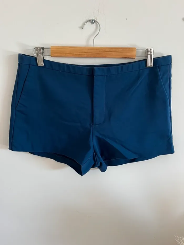 Short bleu façon tailleur taille basse Zara - photo numéro 2