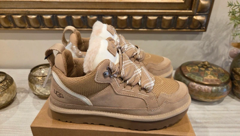 UGG Lowmel Sand taille 41