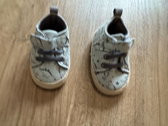 Une paire de chaussures bébé Gemo naissance très bon état - photo numéro 2