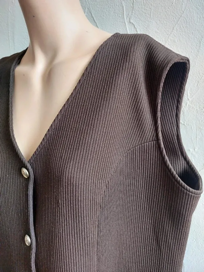 Robe sans manches marron avec boutons Taille 52 - photo numéro 3