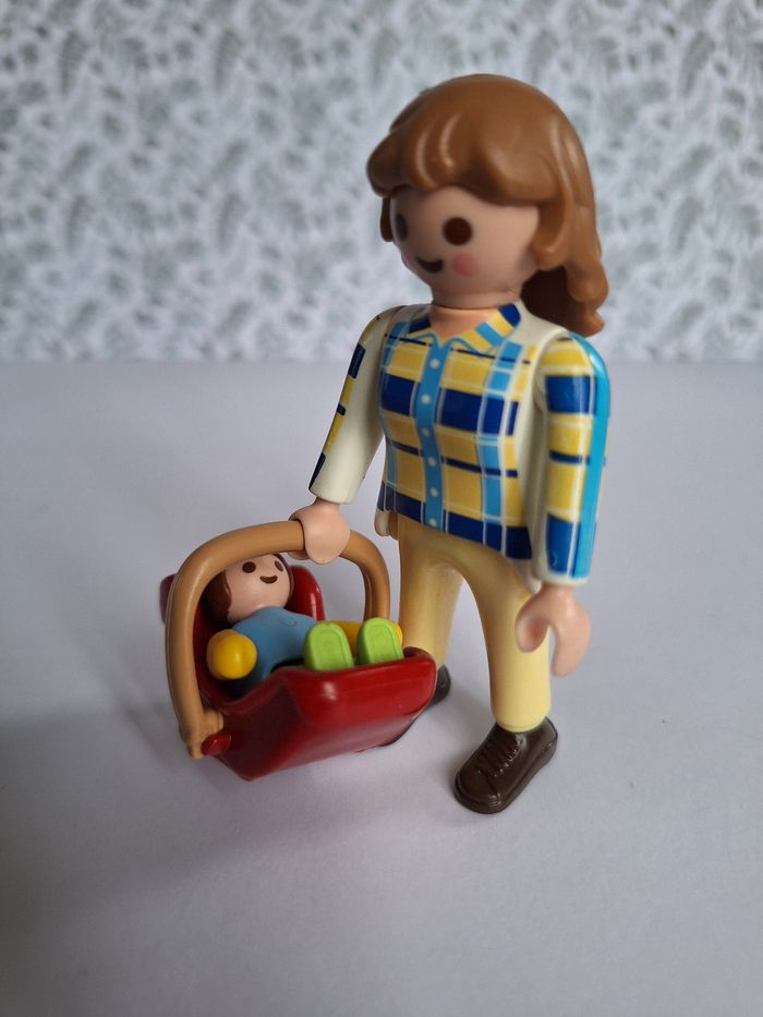 Figurine Playmobil Maman et son bébé - photo numéro 2