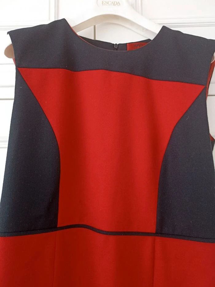 Magnifique robe Hugo Boss T 40/42 - photo numéro 3