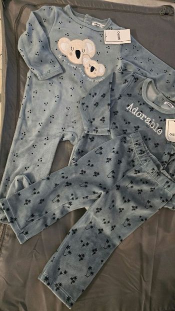(Neufs non portés) 🏷🏷🥰😍💙 deux pyjamas 18mois garçon 😍💙🥰