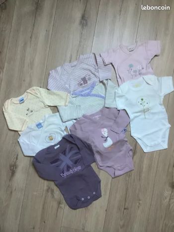Lot 8 bodies fille 3m