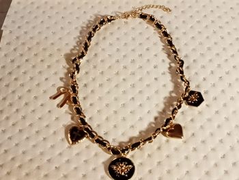 Tres beau collier , pour femme
