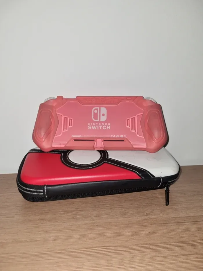 Nintendo Switch Lite + coque - photo numéro 2