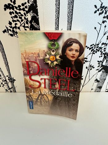 Livre La Médaille