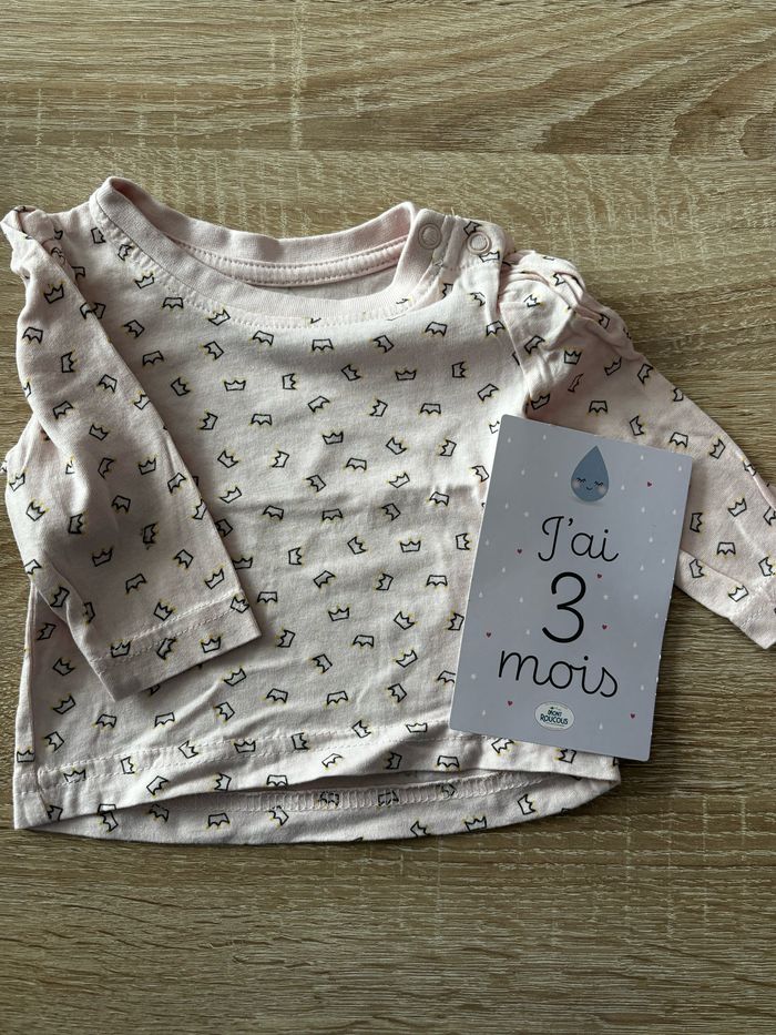 Tee shirt couronnes Primark t.3m