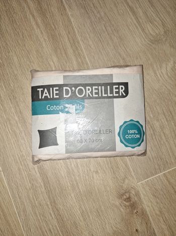 Taie d'oreiller 50x70 cm en coton 57 fils effet satin