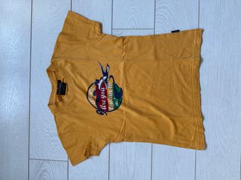 T Shirt Guinness jaune avec motif de la marque et texte amusant multicolore