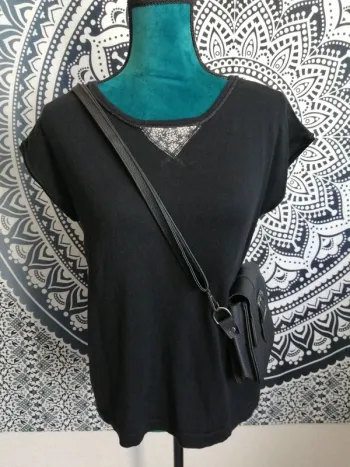 Tee-shirt noir bi matière pull et voile fleuri dans le dos avec fermeture / season / (M)