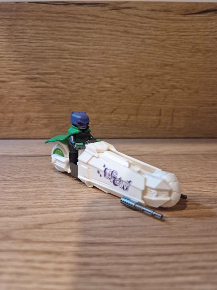 Figurine type lego Le Joker Batman avec Moto DC Comics