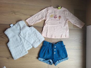Ensemble adorable short jean/ tee-shirt et gilet 6 mois