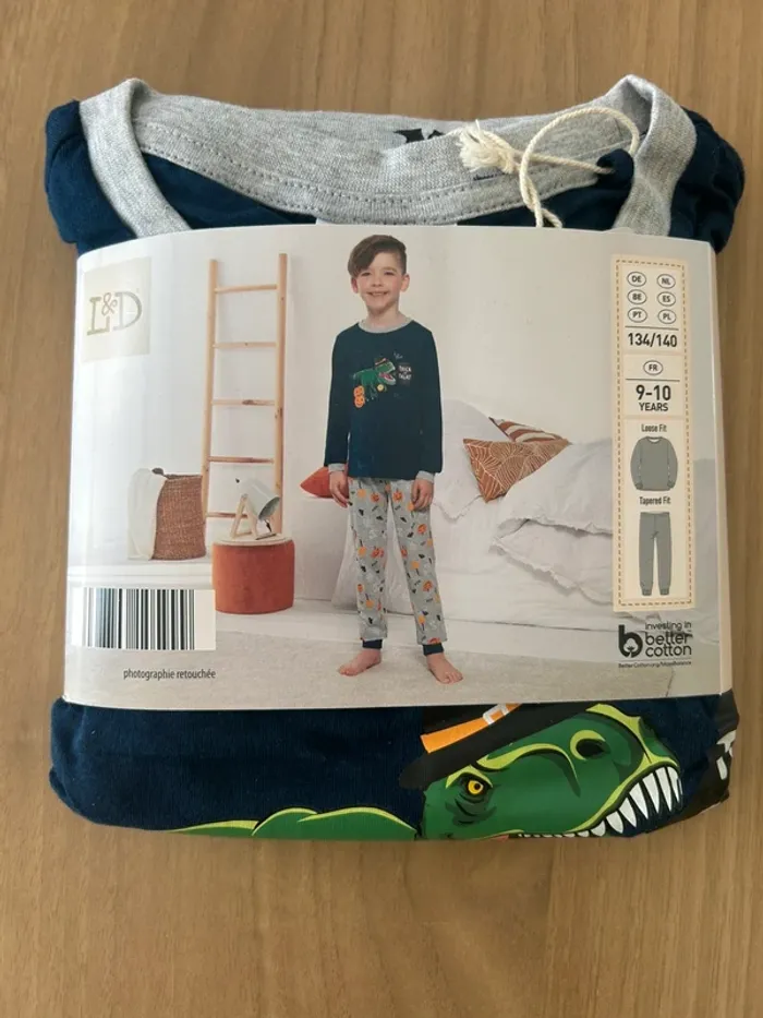 Pyjama dinosaure halloween 9-10 ans neuf avec étiquette