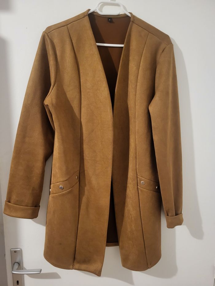 Superbe veste mi longue en suédine