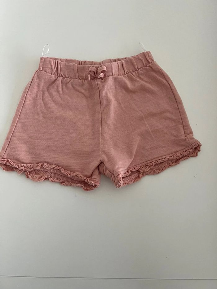 Short taille élastique C&A taille 98cm 24-36M