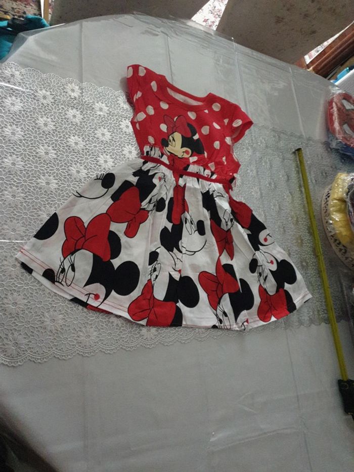 Robe neuve minnie 3 ans