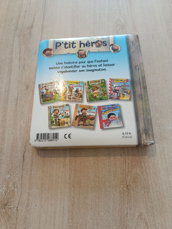 Livre petit héros - photo numéro 2