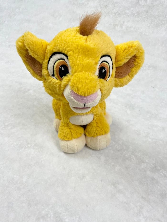 Peluche roi lion Simba Disneyland Paris officielle