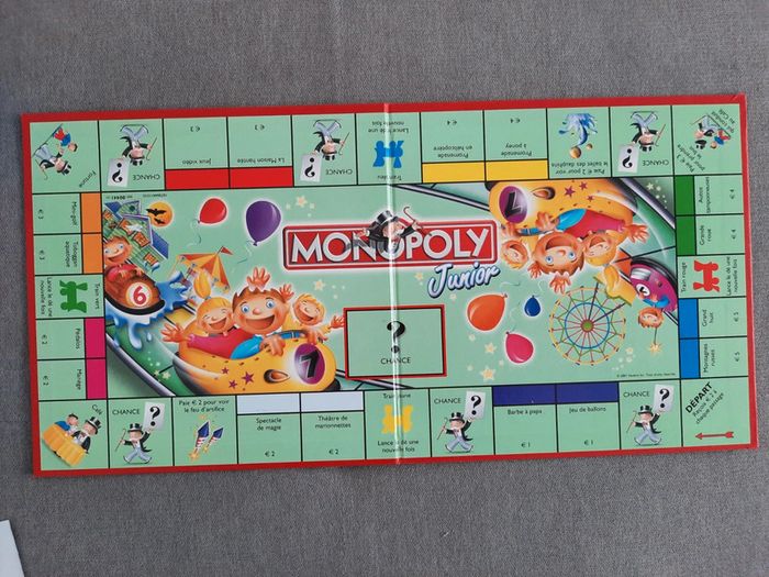 Jeu de société Monopoly Junior à la Fête Forraine - photo numéro 2