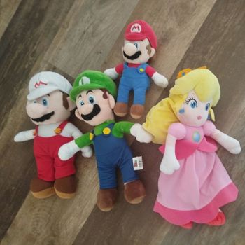 Lot de peluches Mario