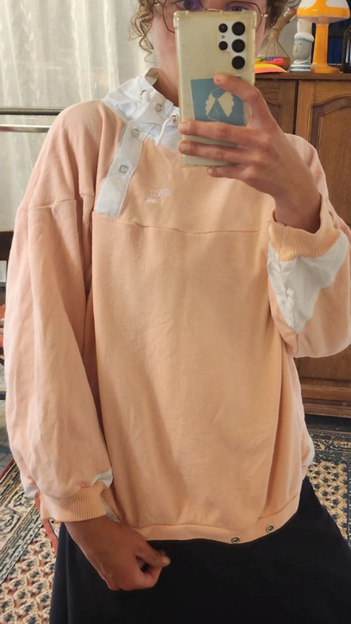 Superbe sweat rose poudré et blanc années 80's 90's en toille coton, taille 38-40 - photo numéro 4