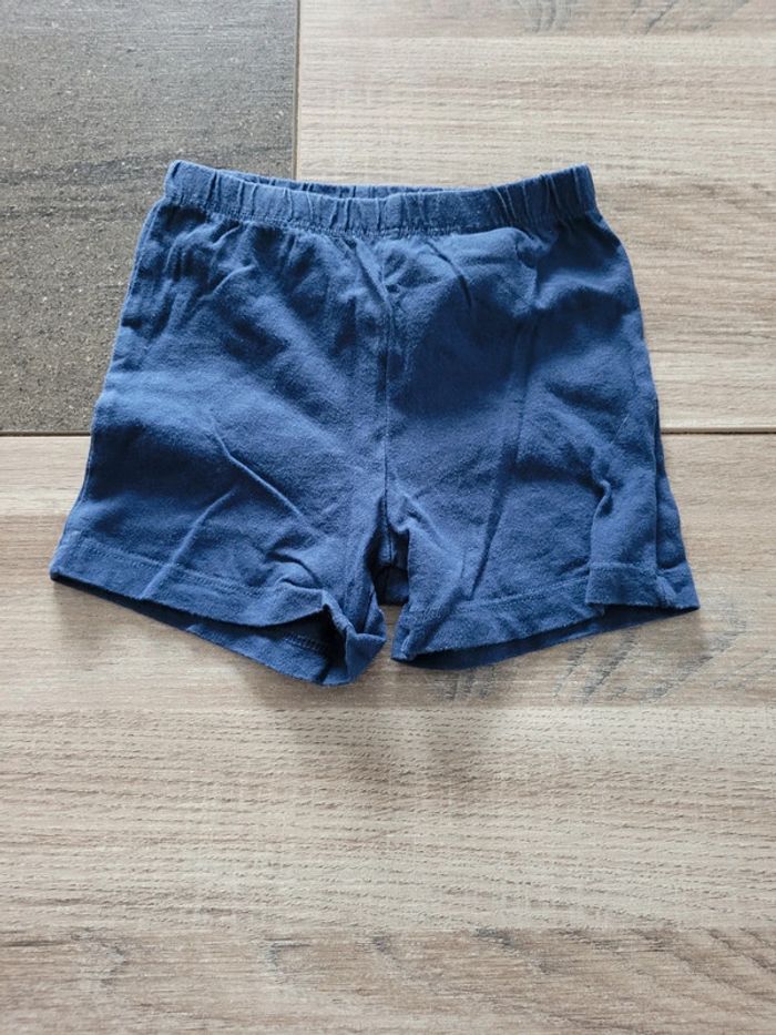 Short 9 mois